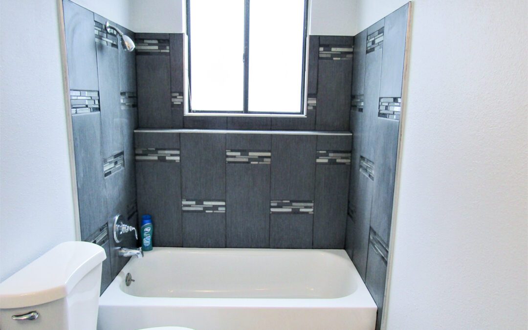 1158-Bookcliff-Ave-Bathroom-3-image-property-of-welcomehomegj.com